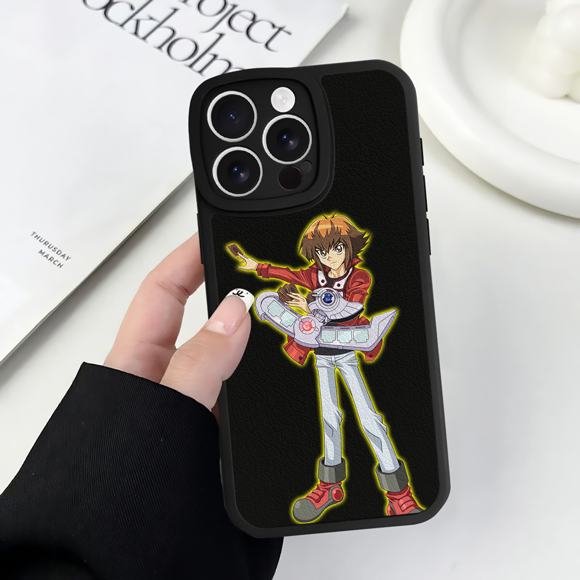 遊☆戯☆王 Yu-Gi-Oh! 【iPhone 16シリーズ対応】シリコンスマホケース（レザー調） 材質：シリコン